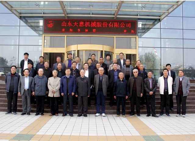 兗州區(qū)人大、政協(xié)領(lǐng)導(dǎo)蒞臨天意機(jī)械參觀考察