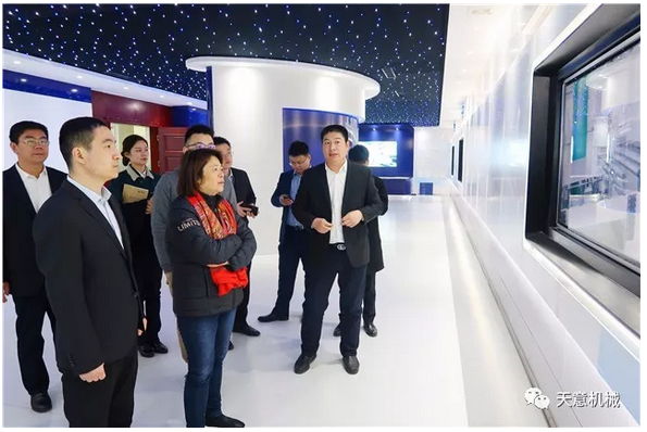 碧桂園集團(tuán)副總裁兼采購(gòu)中心總經(jīng)理?xiàng)铥惻d一行蒞臨天意參觀(guān)考察